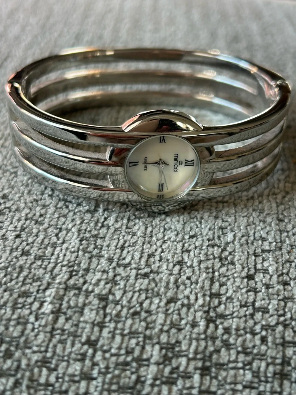 Minnici Quartz Stainless Steel Bangle Watch New Battery!